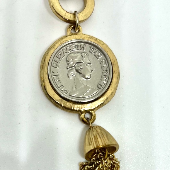 Vintage Queen Elizabeth II coin Necklace - Picture 2 of 3